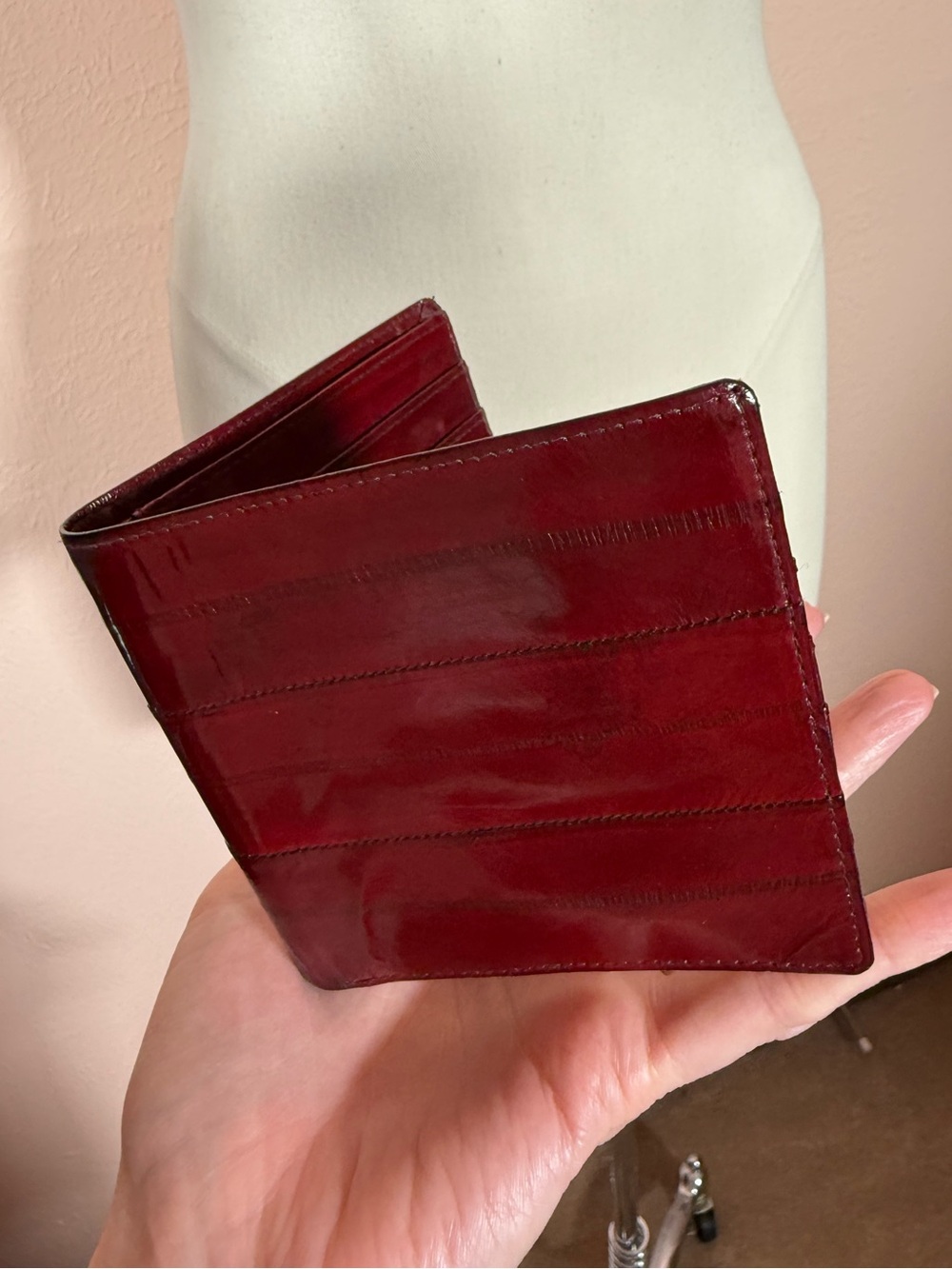 Vintage 1980’s oxblood Burgundy ell skin bifold  men’s wallet
